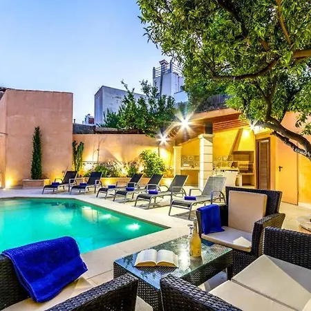 Sleeps 8 With Pool And Air Con Villa *