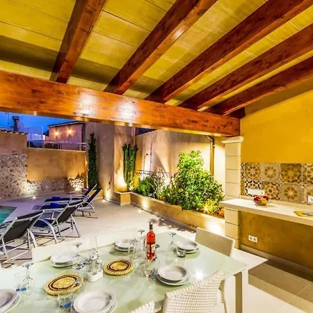 Villa Sleeps 8 With Pool And Air Con