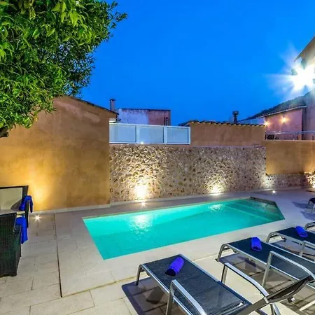 Sleeps 8 With Pool And Air Con *