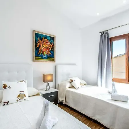 Villa Sleeps 8 With Pool And Air Con Pollenca