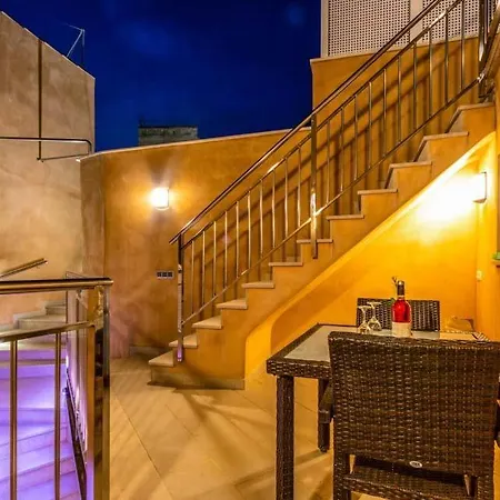 Sleeps 8 With Pool And Air Con